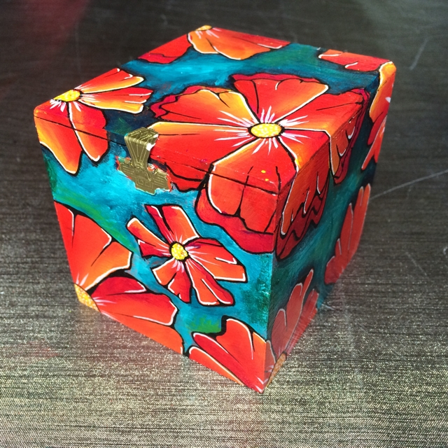 Sigar box with red flowers 2 by Janet Plantinga