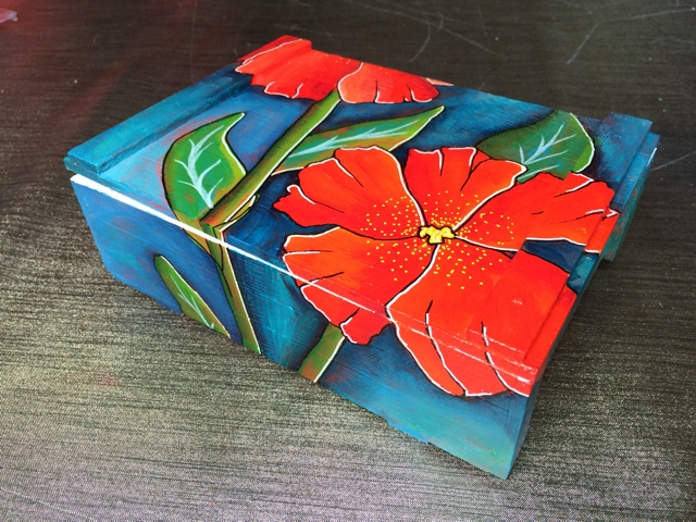 Sigar box with red flowers 3 by Janet Plantinga