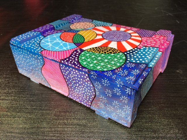 Sigar box with tangles 3 by Janet Plantinga